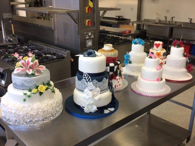Cake Decorating – Preparing Your Personal Wedding Cake In Your Own Home